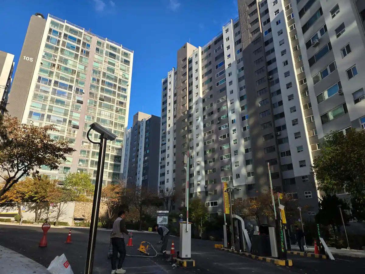 한신한진 아파트 단지 정문 전경