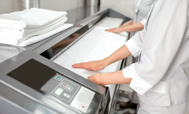 세탁기계조작원-하는일-업무환경-되는법-학과-전망