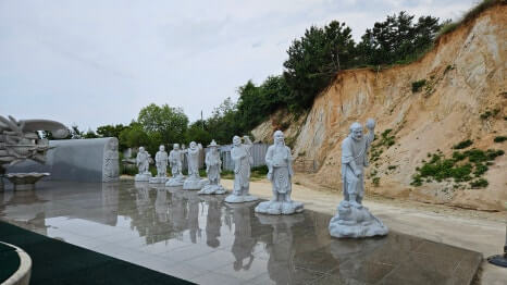 양양 휴휴암 : 동해 바다 위에 자리한 기도의 공간 바다와 함께하는 특별한 사찰