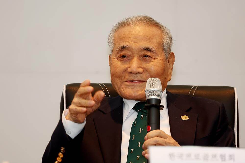 한국 프로골프의 전설, 한장상 고문의 골프 인생과 평전 발간