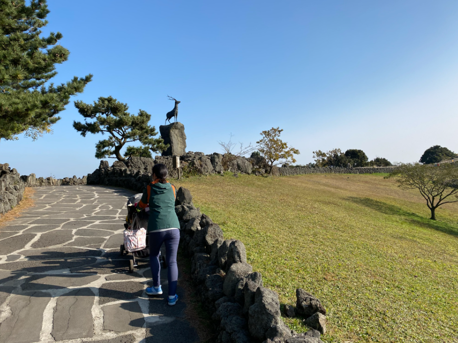 산굼부리 오르는 길