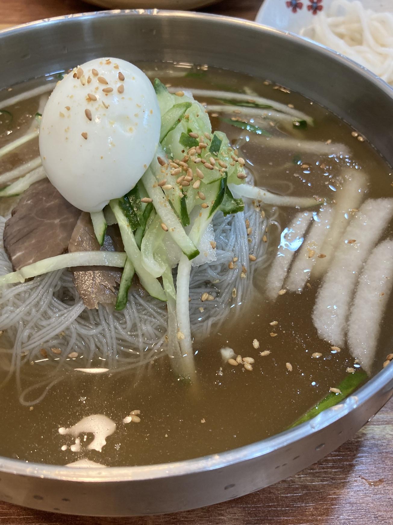 물냉면