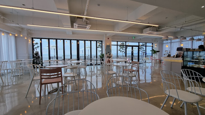 제부도 바다앞 카페 '카페 이니씨오'