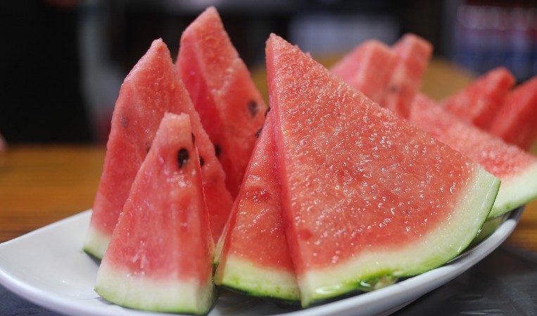 수박과 수박씨, 수박껍질: 성분, 효능, 부작용, 칼로리