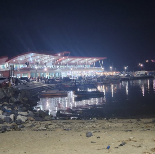 일산 회센터(좌) 