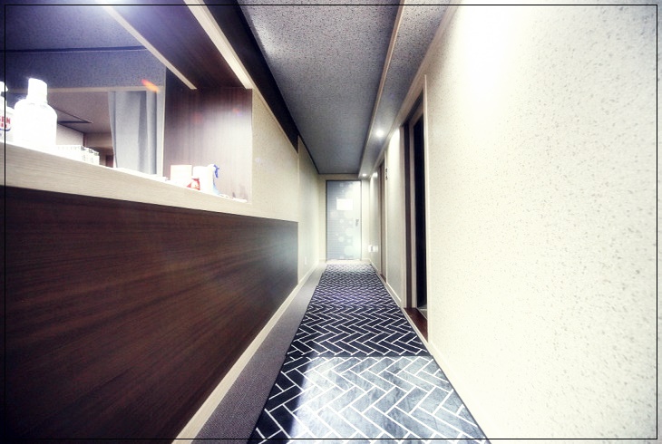 용문마사지 복도