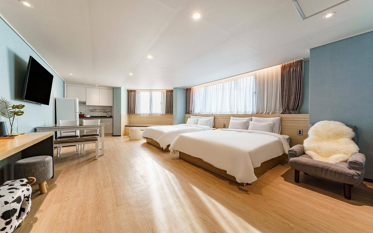 브라운도트삼천포항점