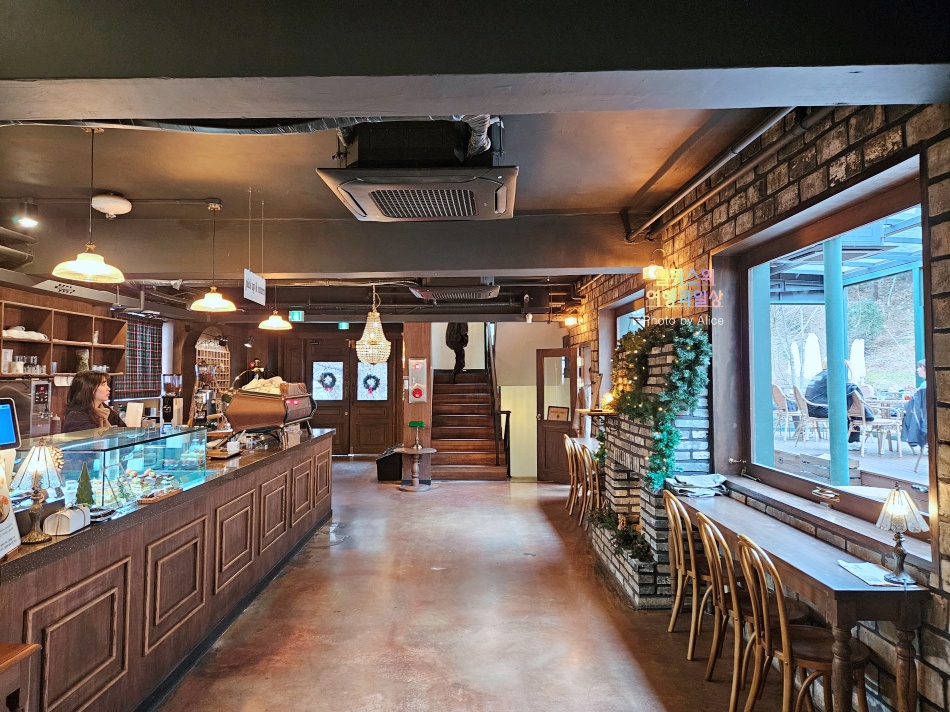 동화같은 카페 만디, 부산 사하구 카페 인스타 핫플 카페