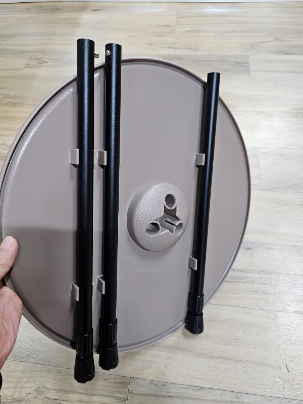 다이소-캠핑-테이블-다리-보관