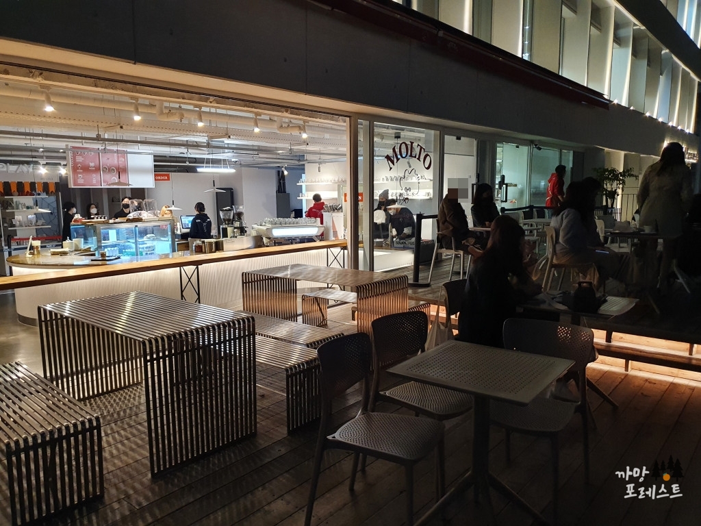 명동 몰또 분위기