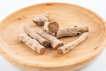 우슬뿌리 효능은 관절에 좋은 대표적인 약재입니다. 