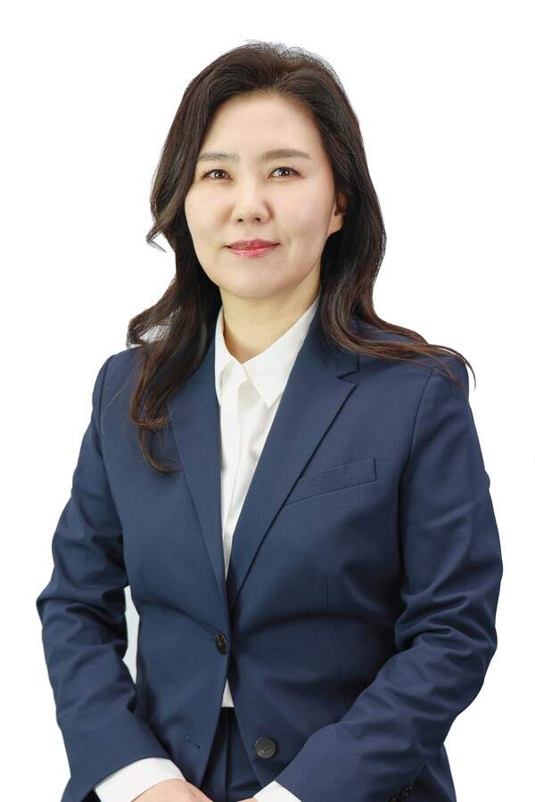 강유정 국회의원 프로필
