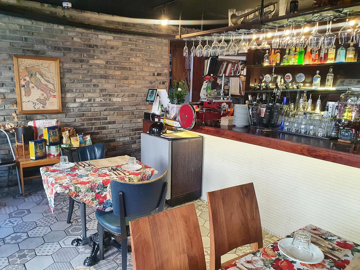 해방촌-화덕피자집-알마또-내부