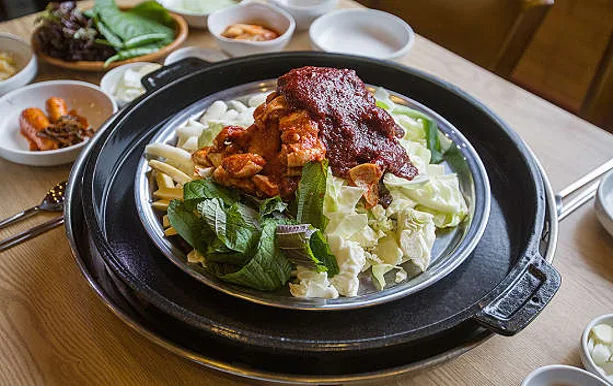 메밀꽃닭갈비막국수