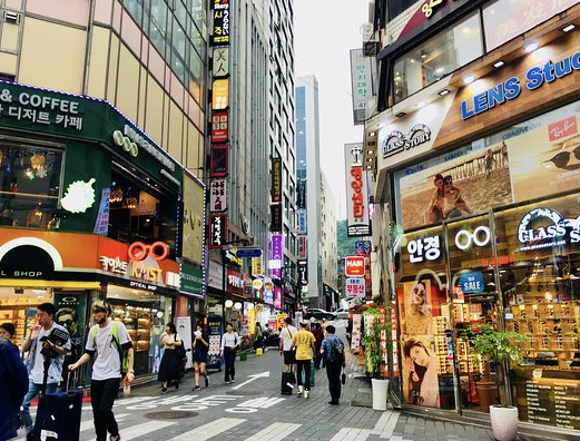 명동 쇼핑 거리 이미지