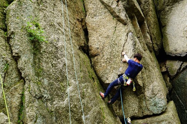오버행 오르기 시도