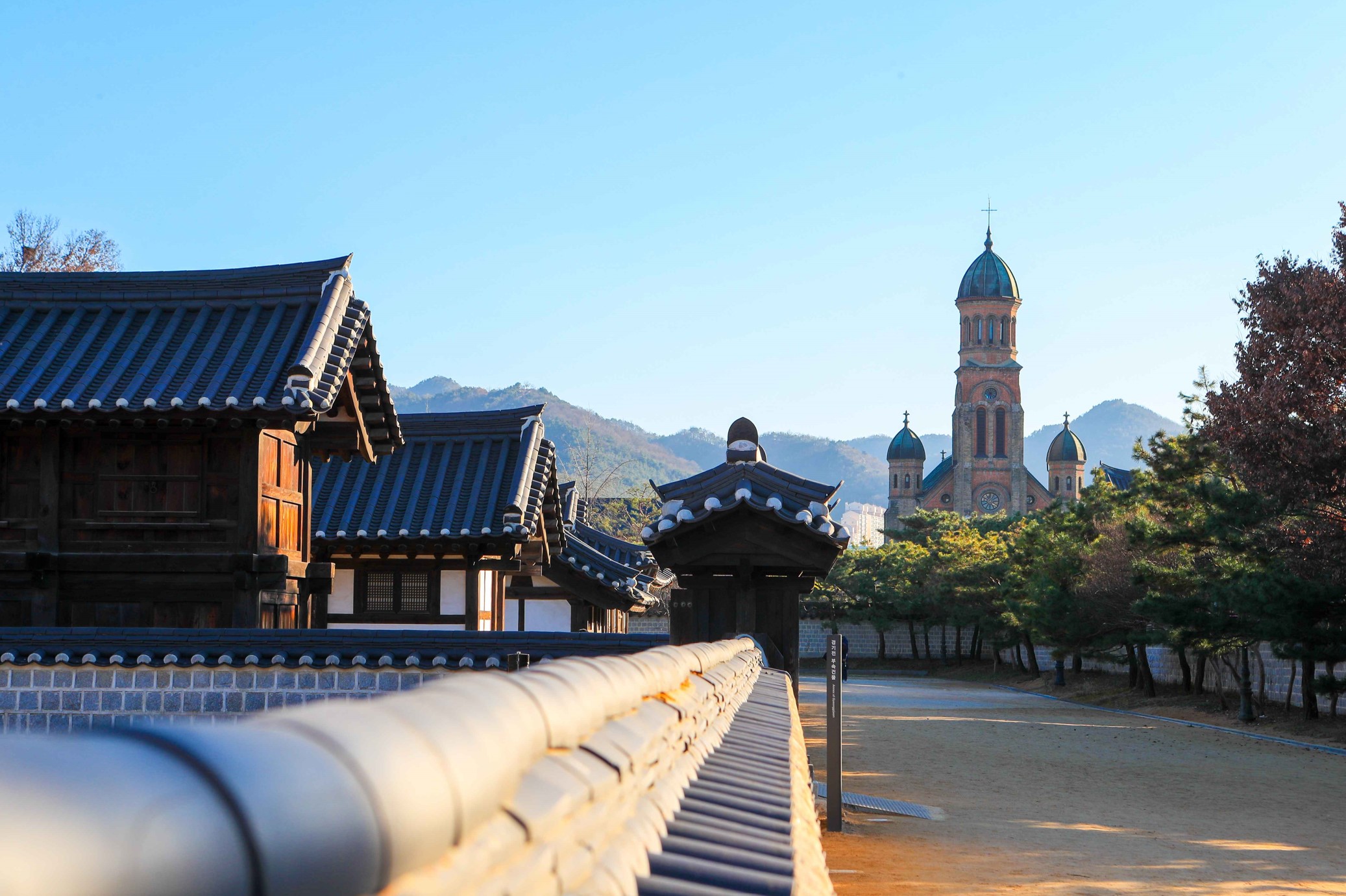 전주-전동성당과-경기전