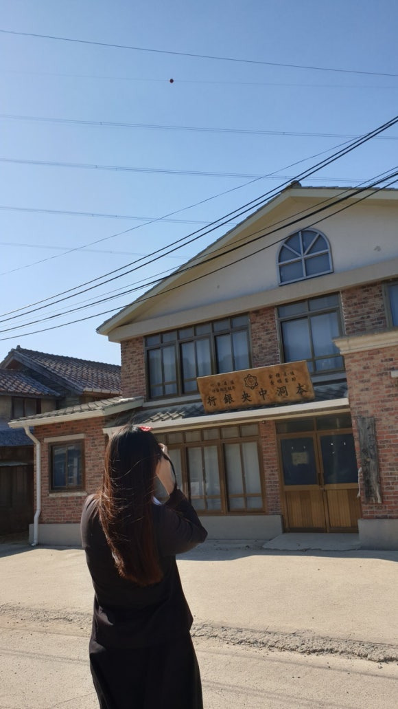 교복을 입고 찰칵