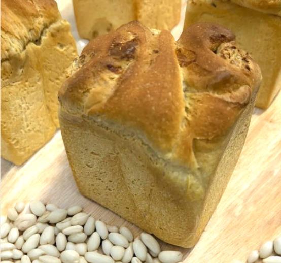 방금 구운 6시내고향 무설탕 현미두부식빵