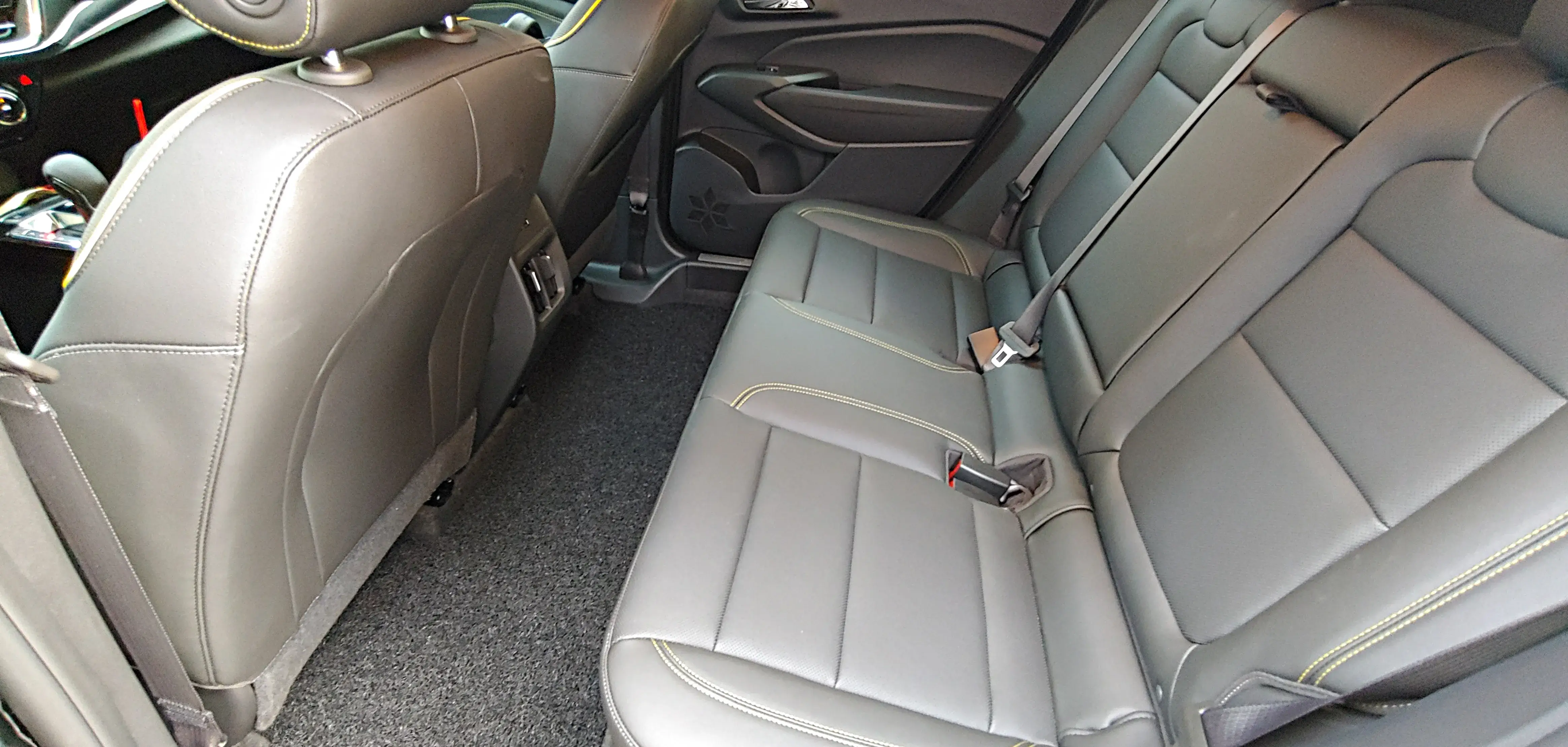 쉐보레 트랙스 크로스오버 내부 및 인테리어