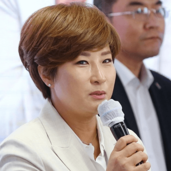 마이크를-잡고있는-박세리