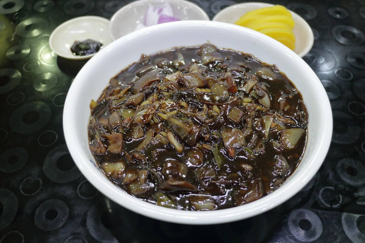 남은 짜장면 버리지 마세요! 이렇게 먹으면 더 맛있어요!