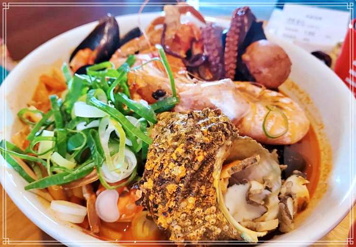 생방송 오늘저녁 거제 구조라 해수욕장 바람곶 우체국 꽃게 30마리 육수로 만든 문어 해장 짬뽕 우동 맛집