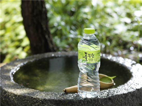 우리 아기를 위한 생수 선택 가이드: 안전, 영양, 가격 모든 것을 고려!