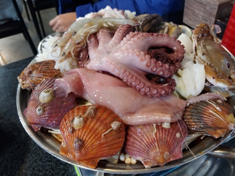 김포에서 맛보는 찹쌀 탕수육, 해물짬뽕전골, 통영 굴짬뽕, 쭈꾸미짬봉 맛집 추천 생방송투데이 리얼맛집 오늘방송 떴다 동네방네