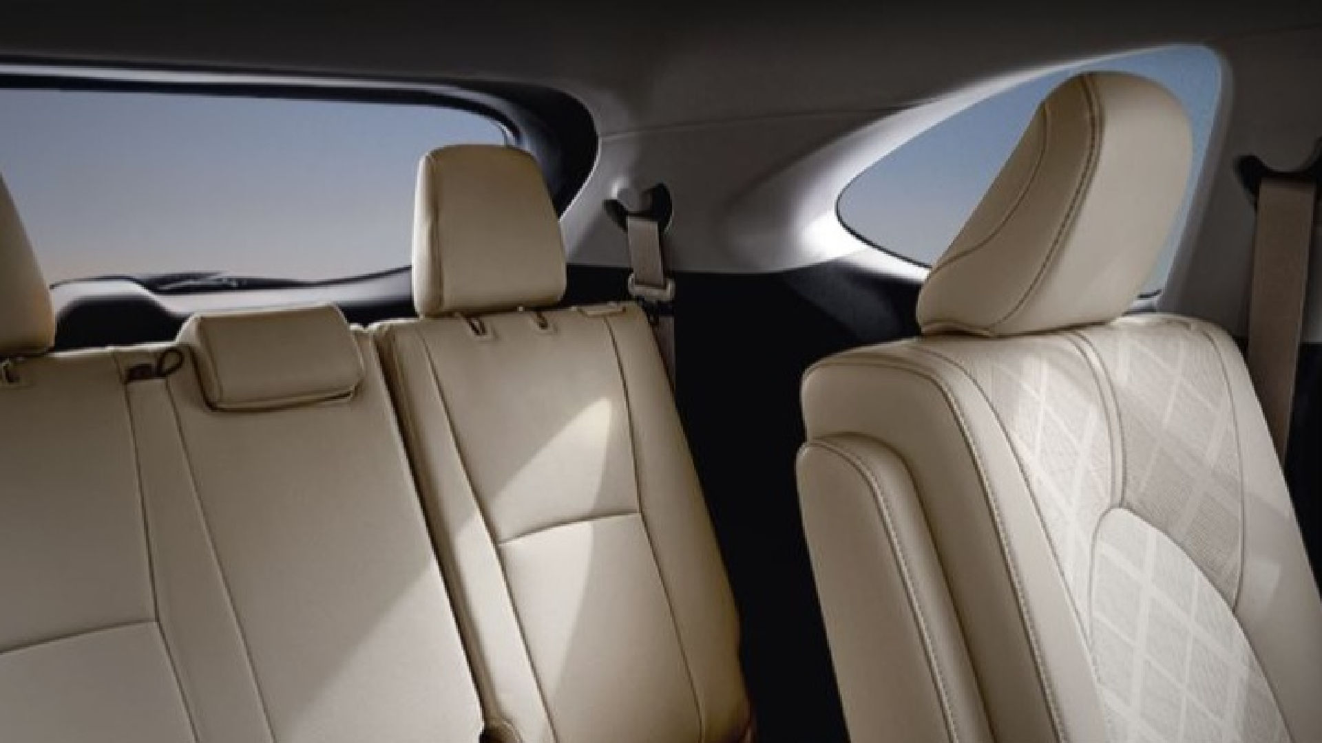 도요타 하이랜더 2.5 내부 디자인 바로가기