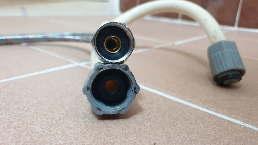 변기 물탱크 호스 규격