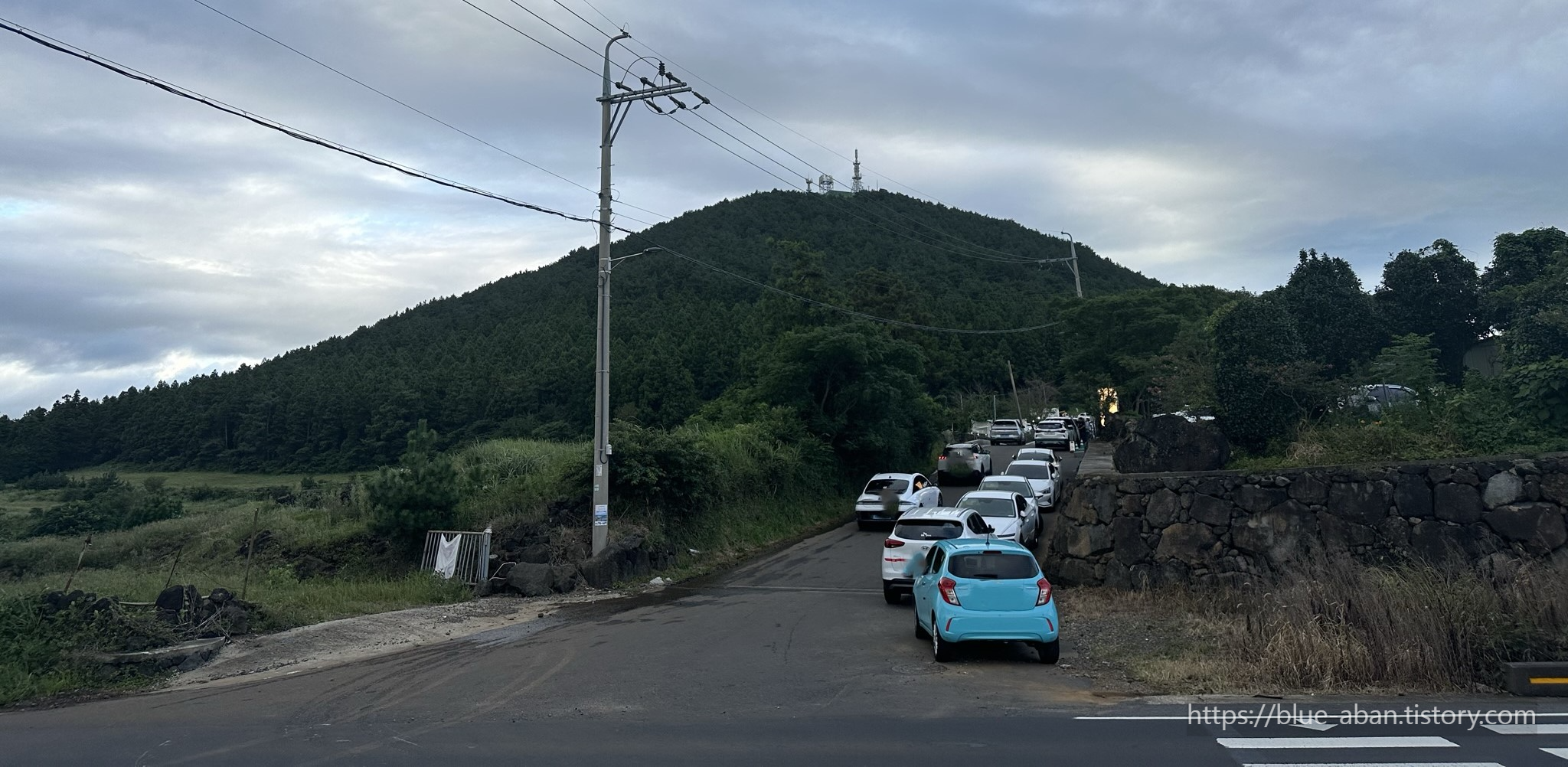 금오름 입구