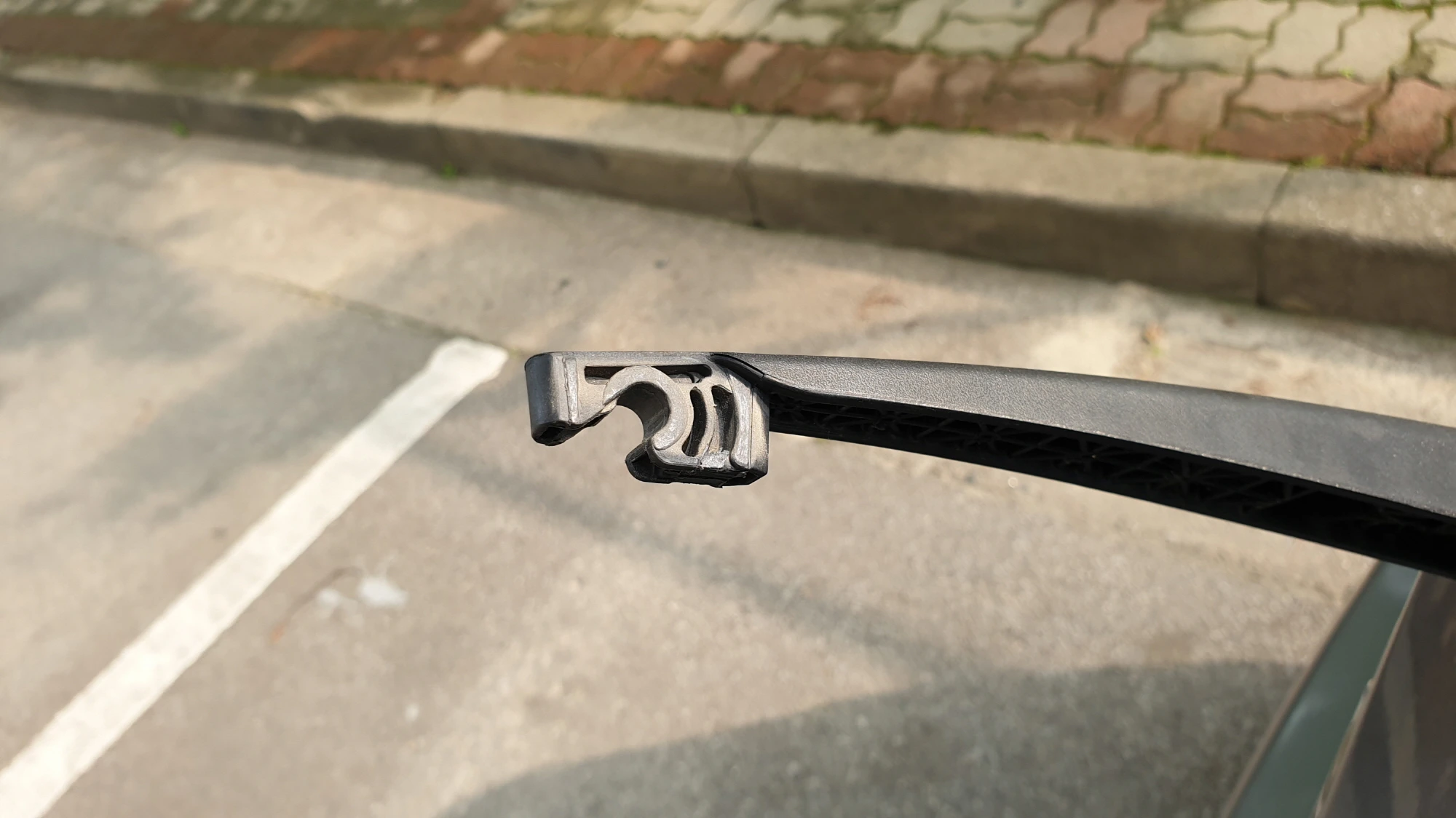 뒷유리 와이퍼 끼우는 방향