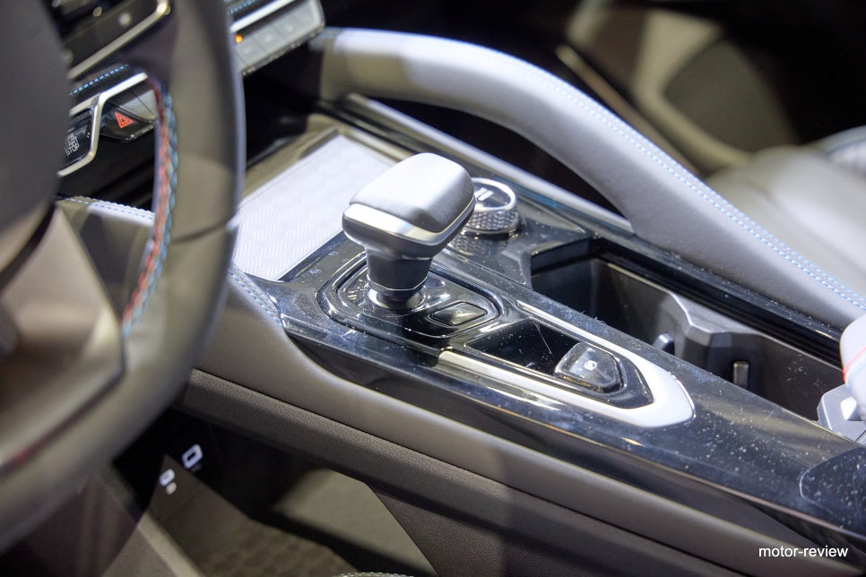 르노 콜레오스 하이브리드 실내 디자인