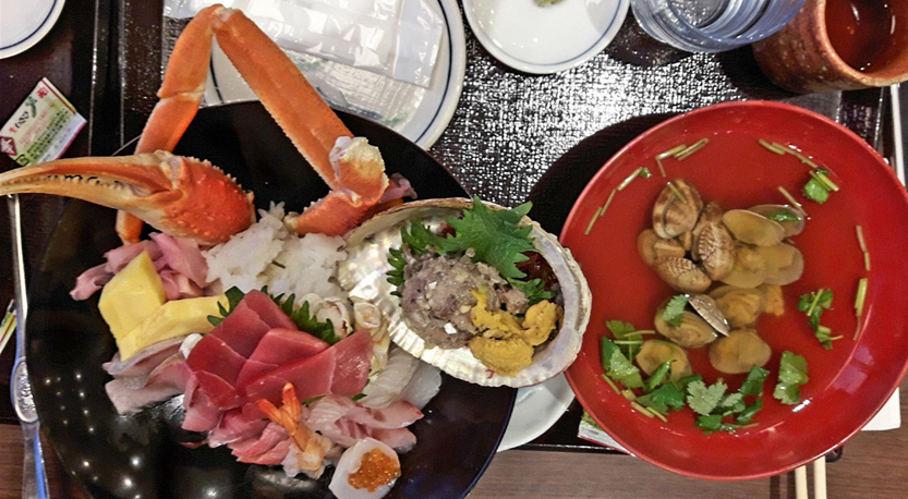 우미호타루에는 기념품샵과 식당이 많다