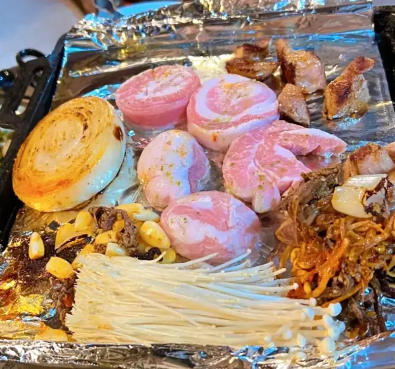줄서는식당 돼지고기 황지살 항정살 후추뽈살은 오도독 갈비 오이지냉국수 숙대입구 청파동 고기집 맛집 소개
