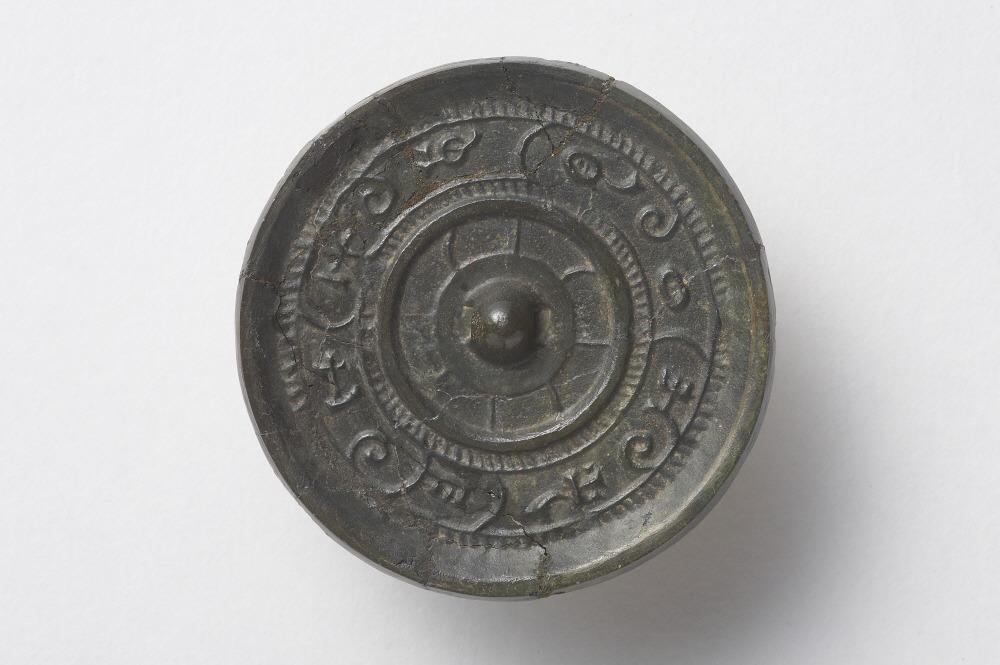 경주 조양동 38호 널무덤 출토 와질토기와 중국거울