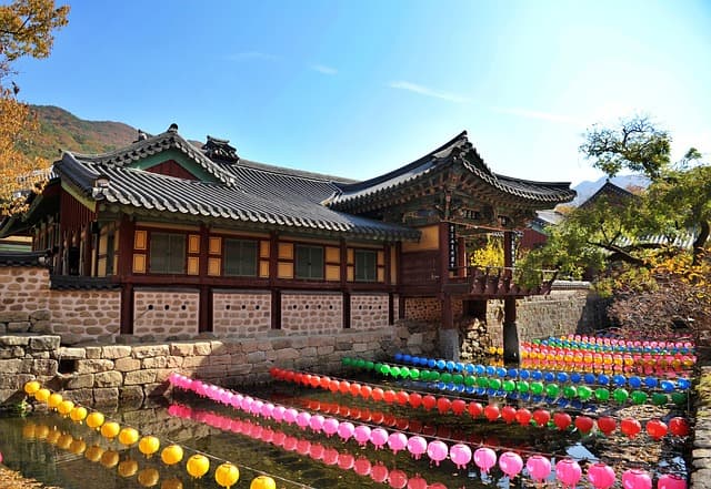 한국 사찰 건축에서 배우는 균형감 있는 구조 디자인