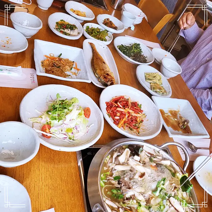 진심 가득 건강 담은 맛 청양 맛집 추천 생방송투데이 구기자고추떡갈비 구기자솥밥 버섯전골 표고버섯탕수 쓰리고 알프스마을 출렁다리 여행 추천 코스 오늘방송 보고 먹고 즐기고 3GO