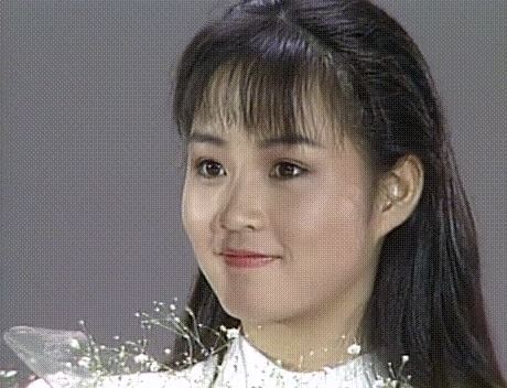 김혜수 꽃미모