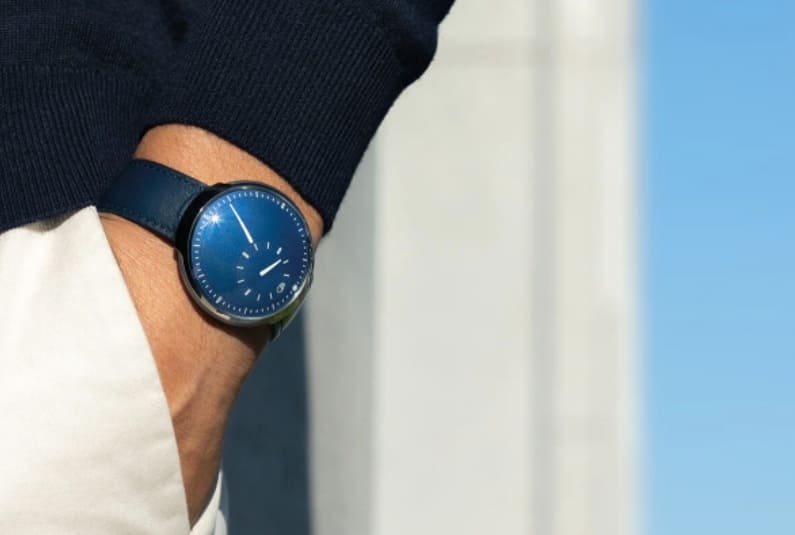 레센스, 모던하고 미니멀한 타입 8 시계 공개