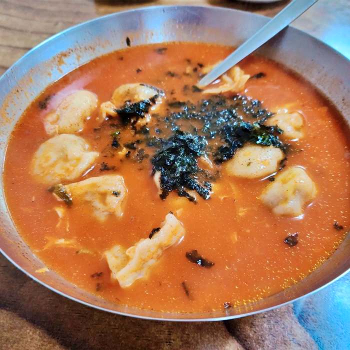 생방송 오늘저녁 청주 무심천 벚꽃길 서문시장 고추만둣국 맛집