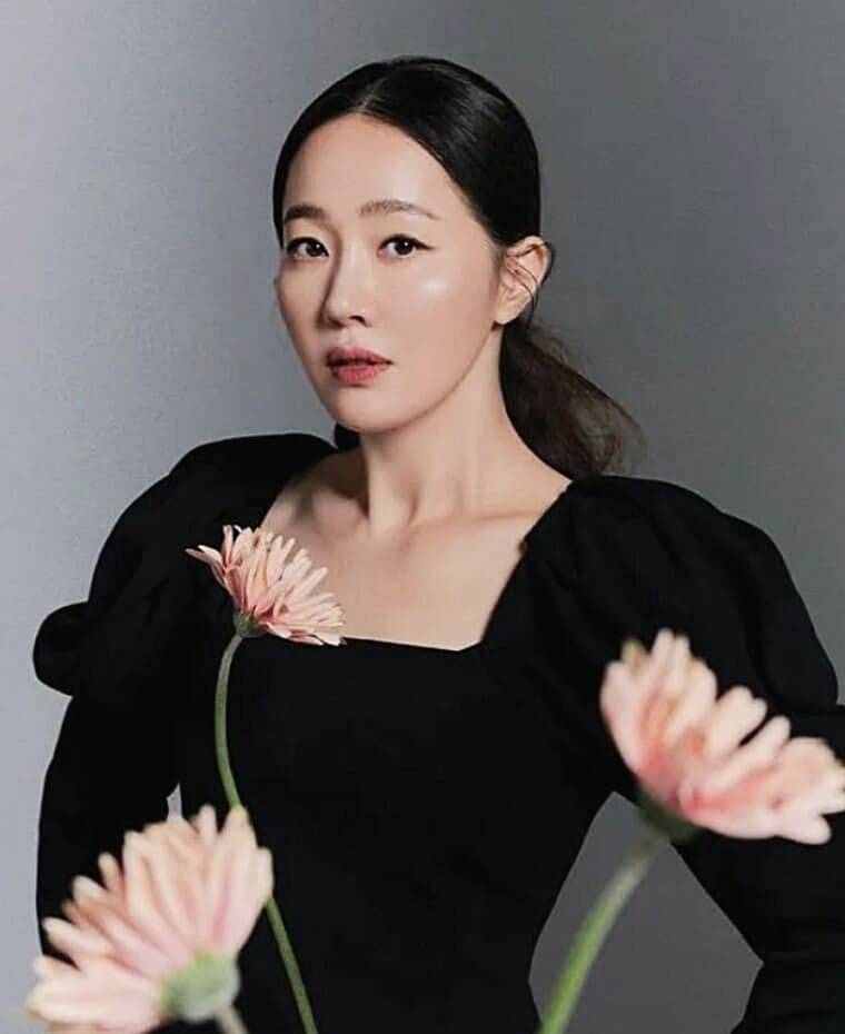 배우-엄지원