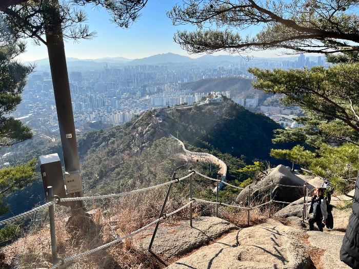 하산하는 길