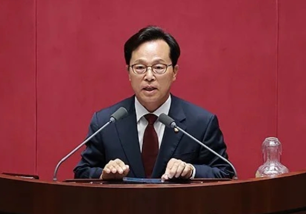 윤용근 국회의원