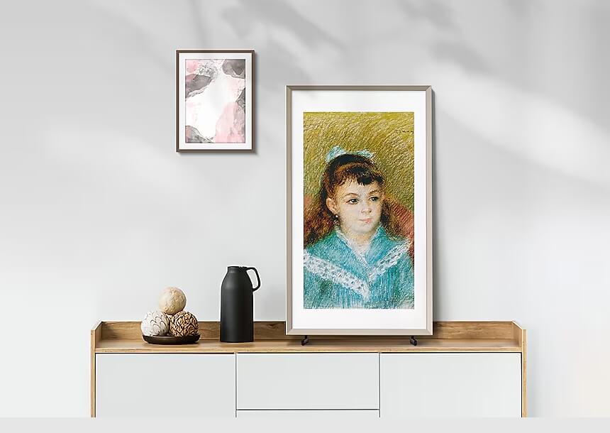 받침대 위에 놓인 TV