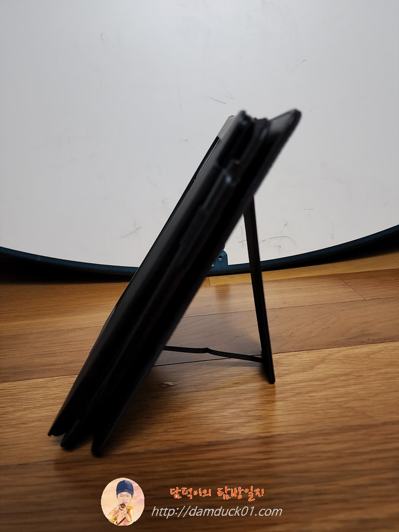 가드브이 가죽 케이스 거치 기능