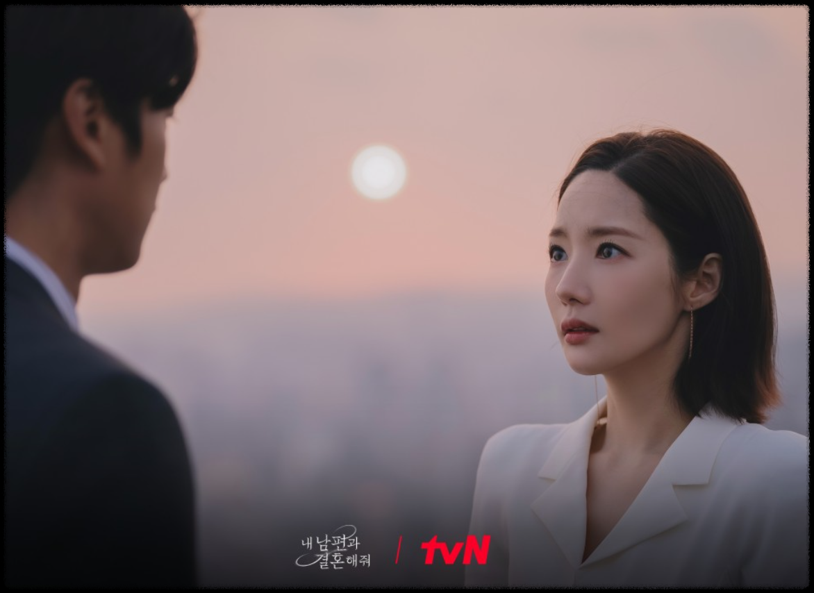 ์ฅ์์์ ๋ง๋ ๋ ๋จ๋
์ ๋ชจ์ต. ์ถ์ฒ : TVN '๋ด๋จํธ๊ณผ ๊ฒฐํผํด์ค' ๋๋ผ๋ง ์ดํ
