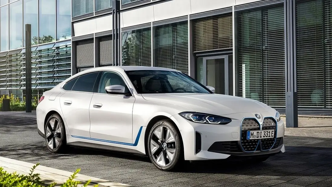 BMW i4 가격 실구매가 모의견적 제원 옵션 카탈로그 내부 색상 디자인 인테리어 편의사양 안전사양 전기차 지원금 총정리