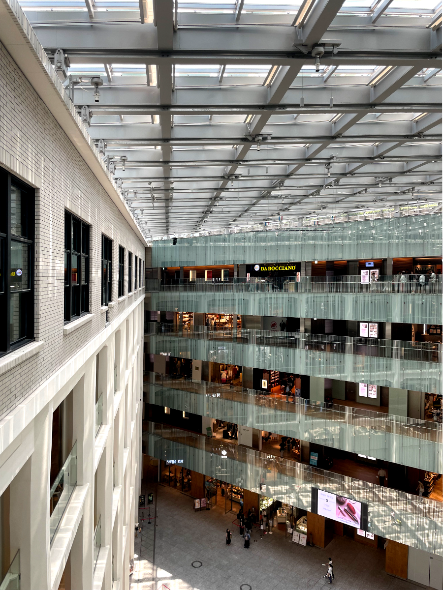 도쿄역 킷테 마루노우치 타워 실내